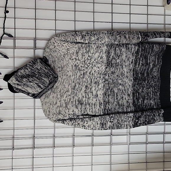 NHL ILANCO Official Licensed Sweater Size S Black and  Gray Hoodie - Picture 6 of 11